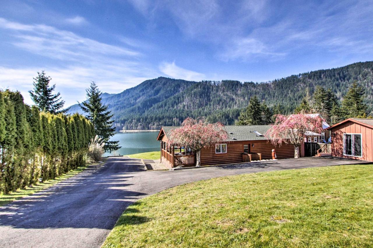 Lakefront Cabin With Stunning Mountain Views And Dock! Mineral Экстерьер фото